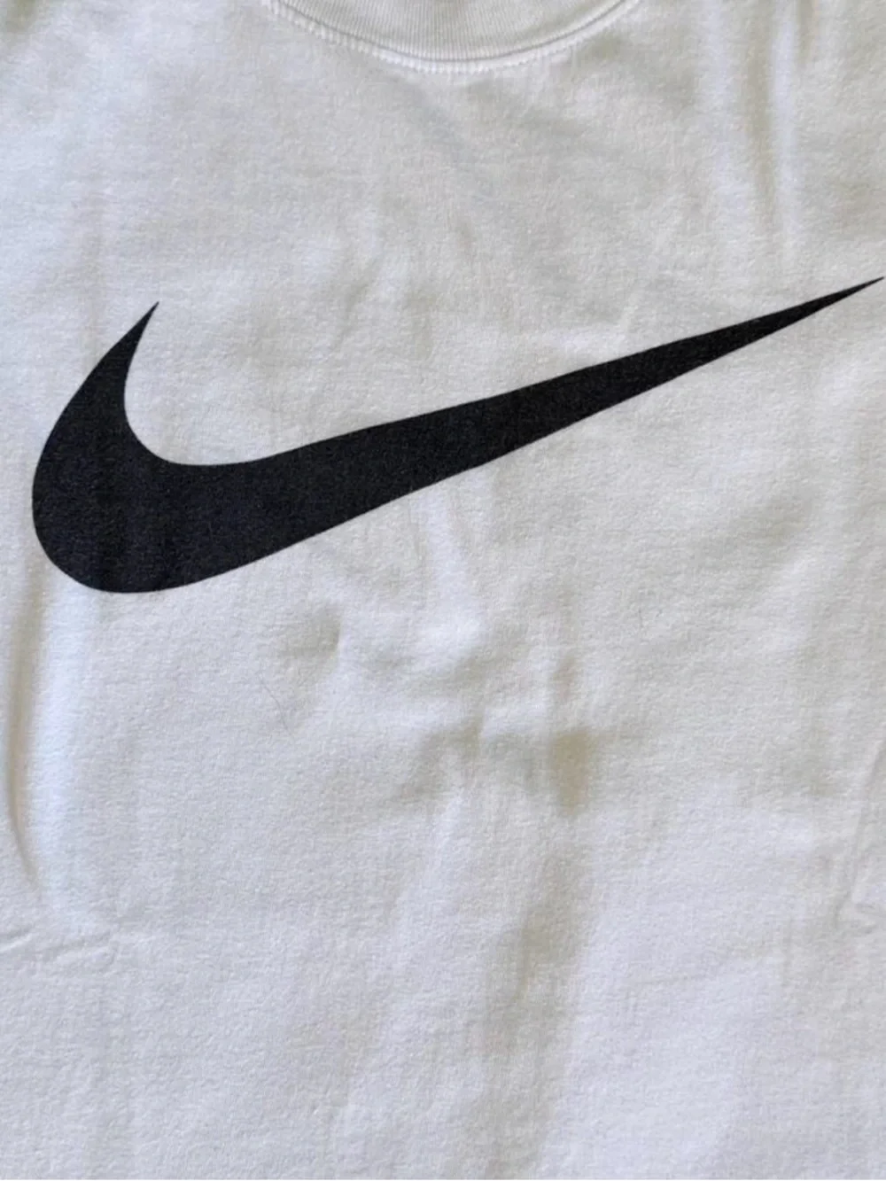 Nike Men’s White Short Sleeve Swoosh T-Shirt Size Small